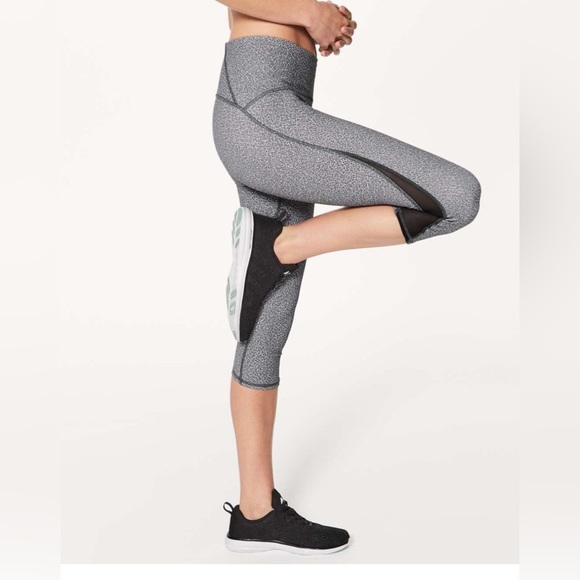 Lululemon Train Times Crop (17") Fractal Alpine White Black / Black Leggings Gym - Picture 1 of 14